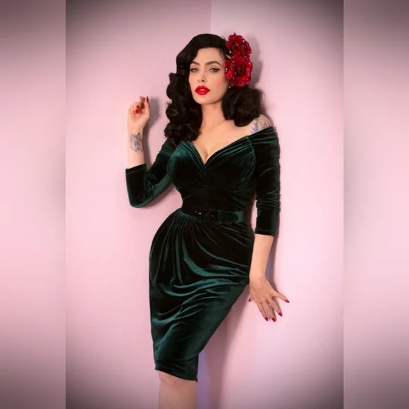 Vixen by Micheline Pitt Startlet Wiggle in Hunter Green Velvet, Size 2x GUC - Picture 1 of 6